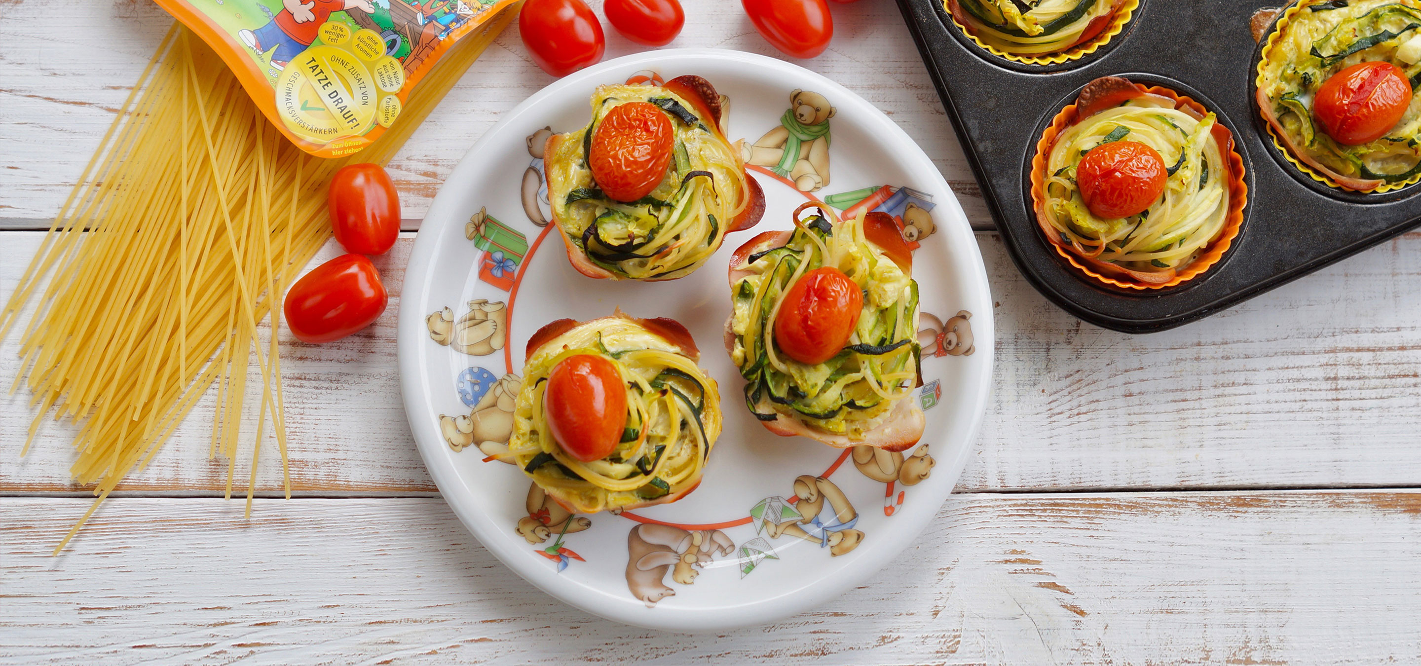 Cuiburi delicioase de spaghete cu dovlecei și Mortadella